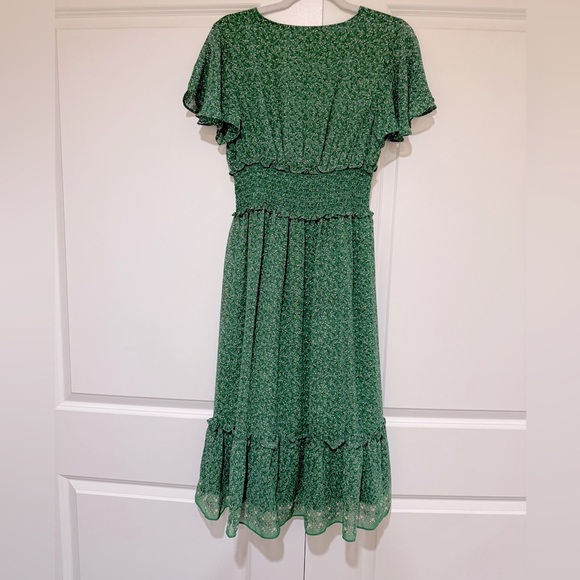 Max Studio like new Small Midi Flutter Sleeve Smocked Dress Green floral - Picture 2 of 5